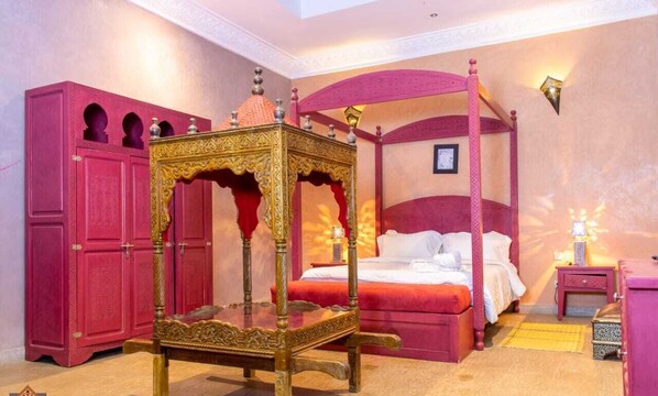 13 bedrooms, iron/ironing board, WiFi, bed sheets