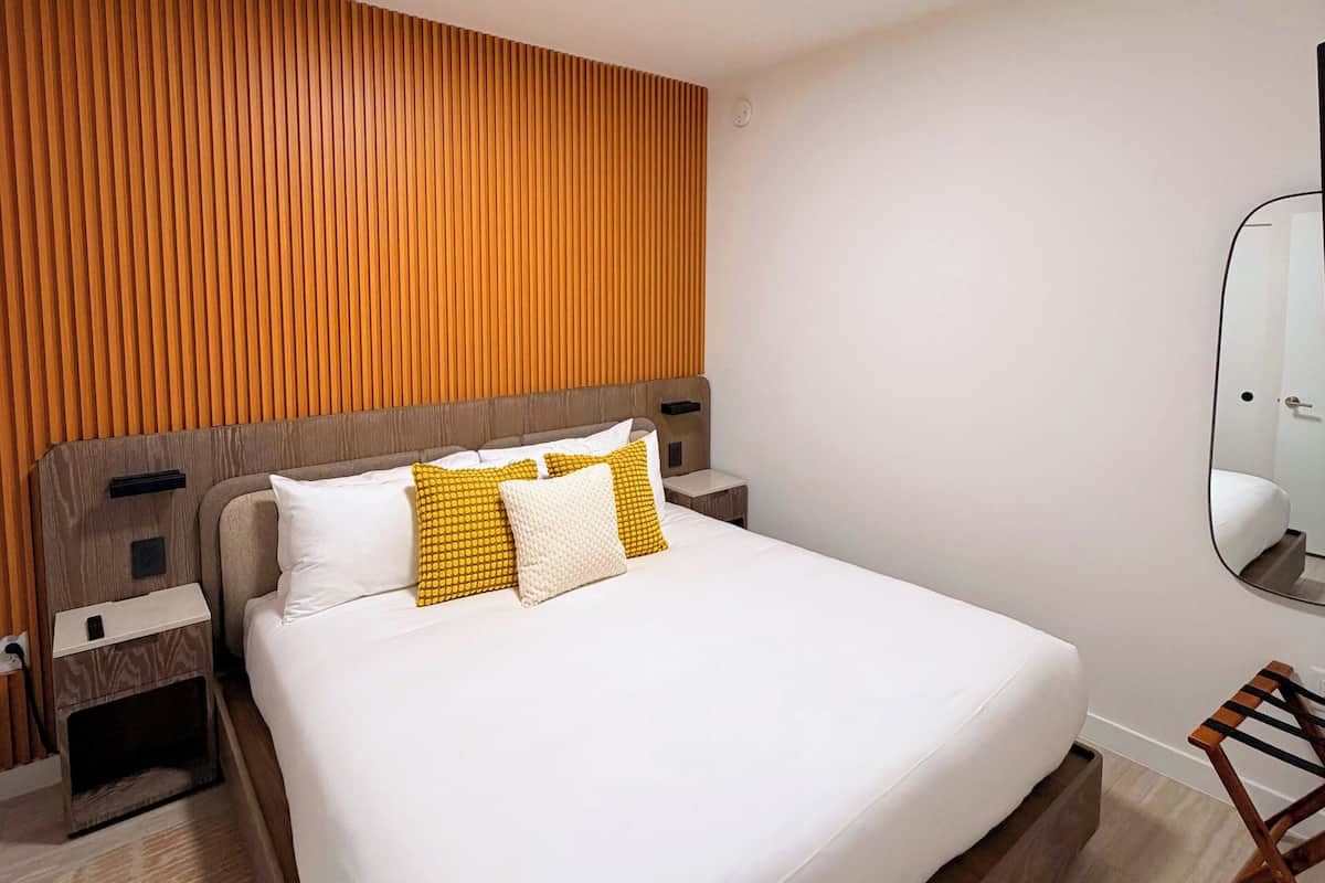 Kondo Mewah, 1 Tempat Tidur King dengan tempat tidur Sofa, balkon, pemandangan samudra | Didekorasi berbeda-beda dan dilengkapi dengan perabotan berbeda-beda