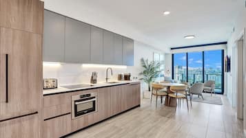 Apartamento de lujo | Cocina privada | Cafetera o tetera, tostadora y licuadora