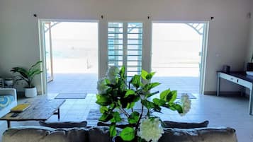 40-inch Smart TV with digital channels