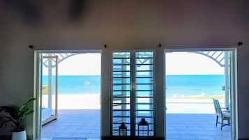 40-inch Smart TV with digital channels