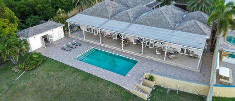 Udendørs pool, liggestole