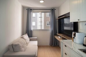 Living area - Cozy Apartment for 2 (between CGH and Interlagos) (São Paulo)