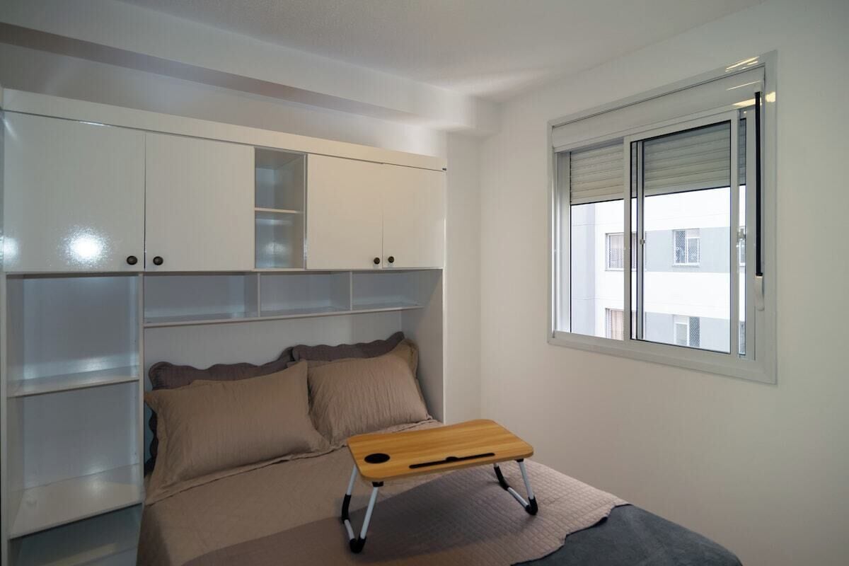 1 quarto, acesso à internet, roupa de cama
