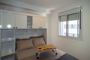 1 bedroom, Internet, bed sheets - Cozy Apartment for 2 (between CGH and Interlagos) (São Paulo)
