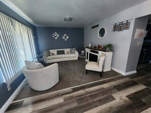 Smart TV, books, music library, stereo