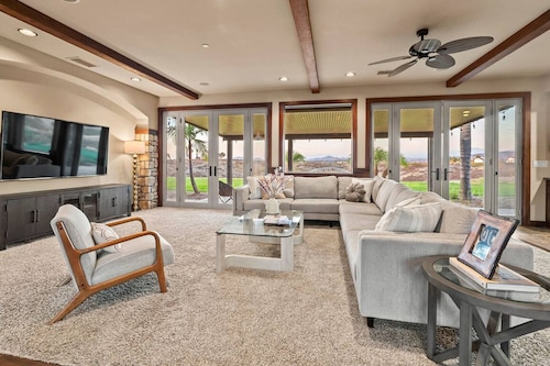 Luxe 5BR Villa / Event-Friendly & Pool Table