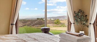 Luxe 5BR Villa / Event-Friendly & Pool Table