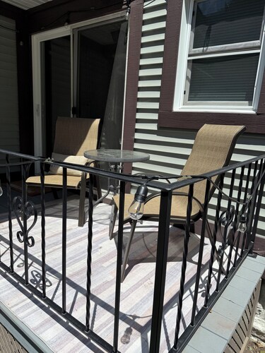 Amazing apartment with Central A/C & Washer/Dryer in Downtown Valparaiso