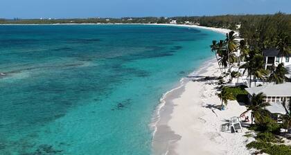 Spacious Luxury Beachfront Suite