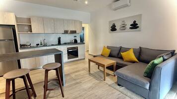 Apartment, 1 Bedroom, Smoking, Terrace | Living area