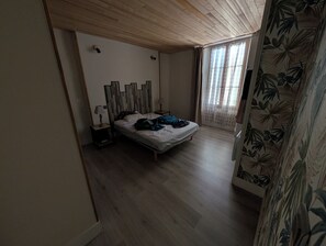 Room - Vrbo Property (Meyrueis)