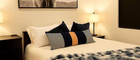 3 bedrooms, WiFi (free), bed sheets