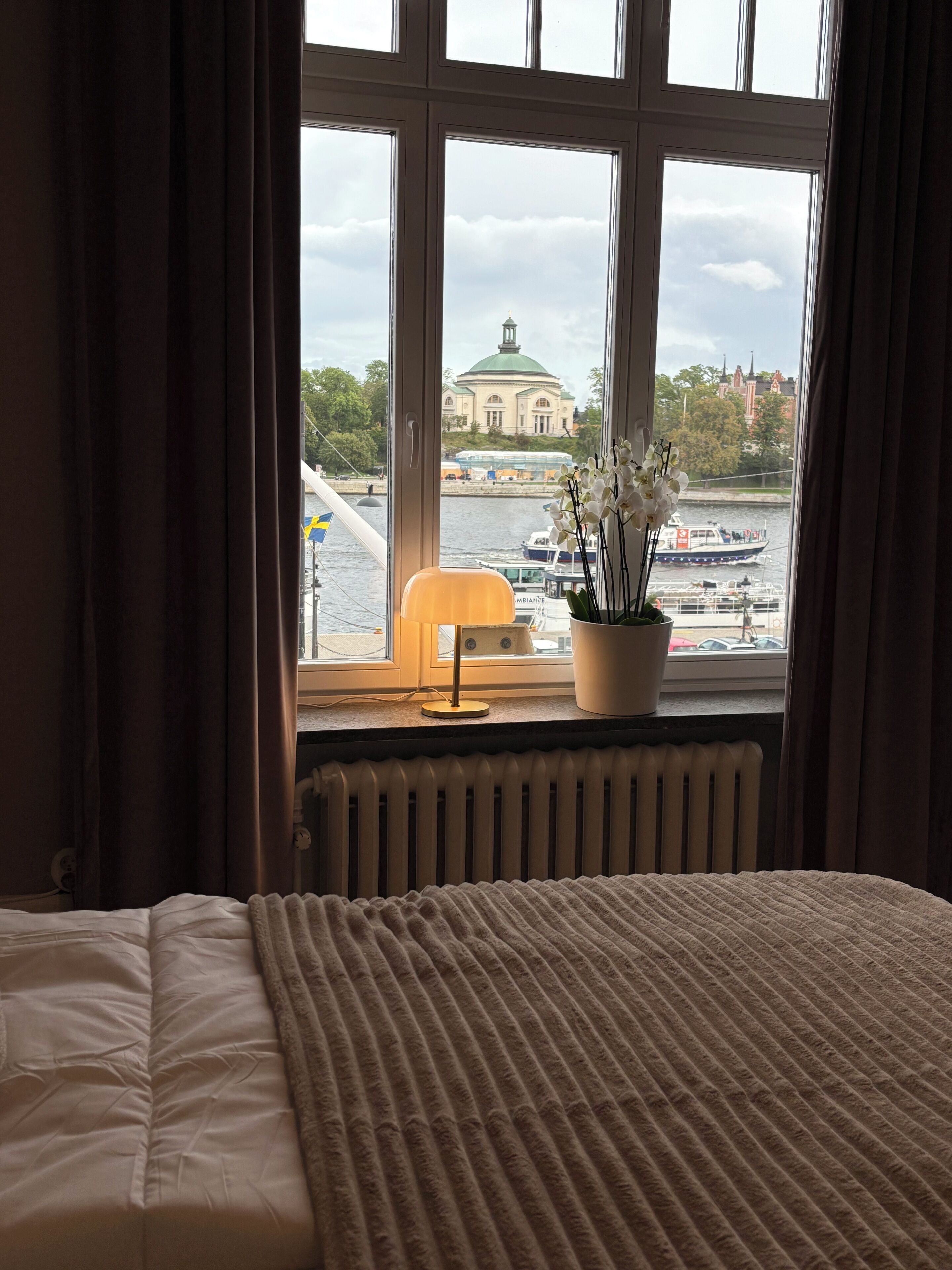 5 bedrooms, iron/ironing board, travel crib, free WiFi