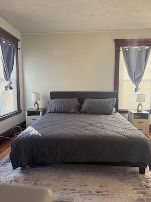 3 bedrooms, iron/ironing board, WiFi, bed sheets