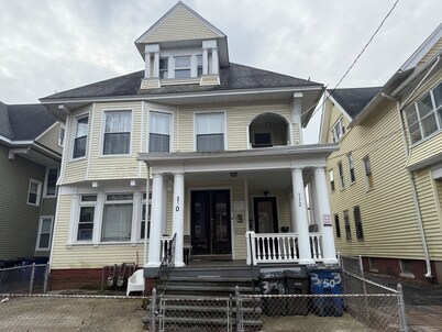 Spacious 3-Bedroom Unit in Prime New Haven Location–A Perfect Place to Call Home