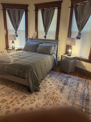 3 bedrooms, iron/ironing board, WiFi, bed sheets