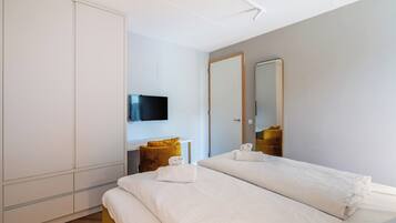 House | 2 bedrooms, bed sheets