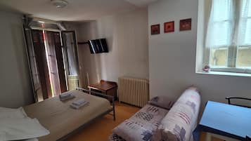 Habitación doble superior, vistas a la montaña | Sistema de insonorización y wifi gratis