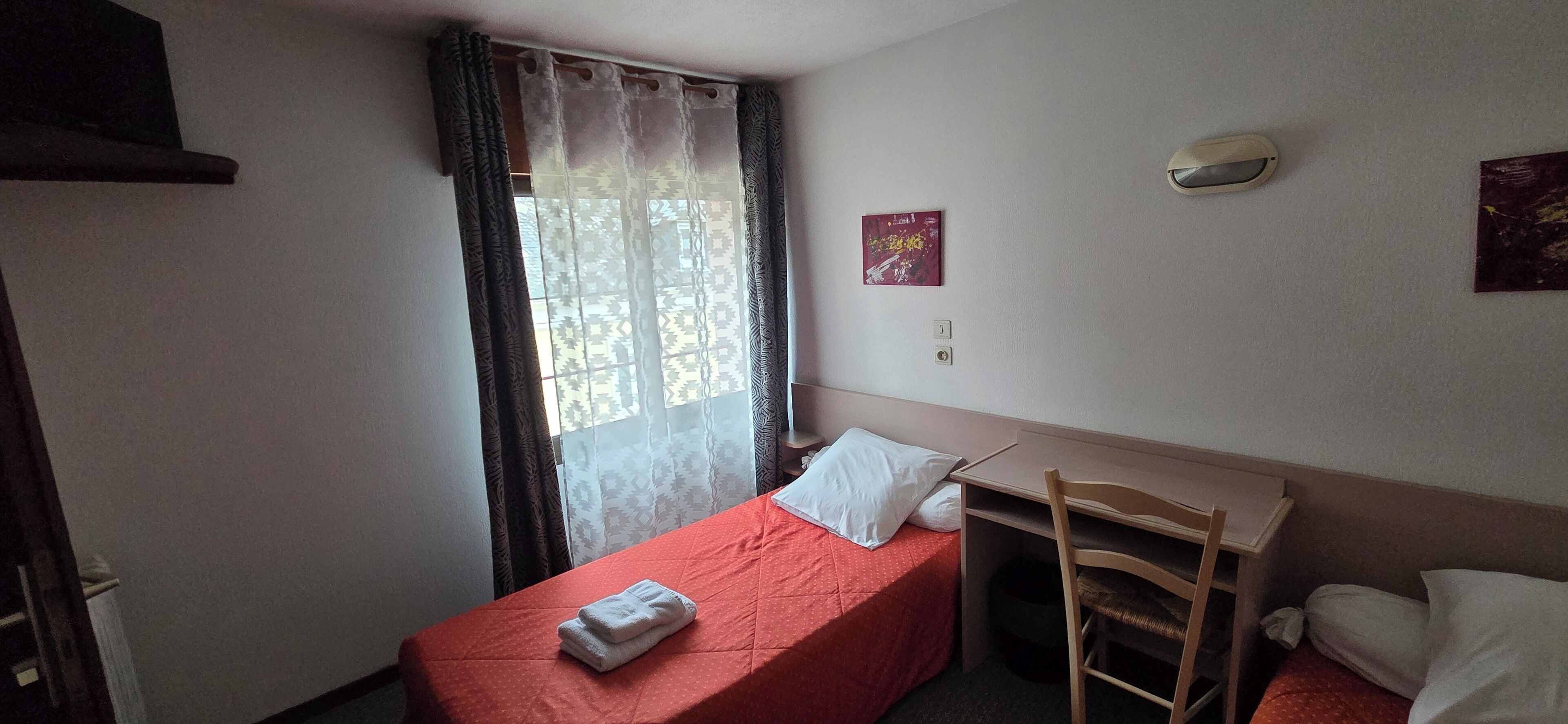 Soundproofing, free WiFi