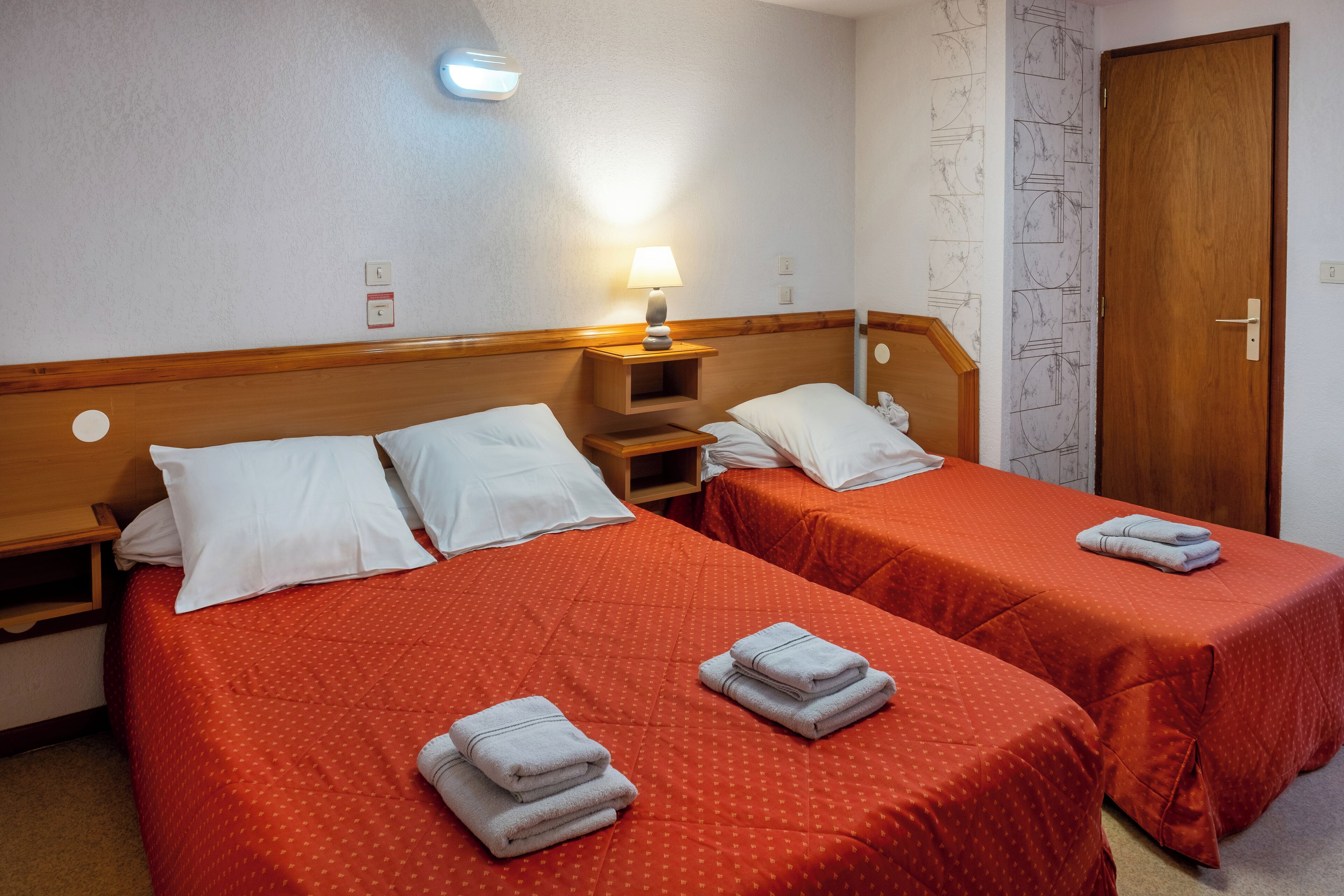 Soundproofing, free WiFi