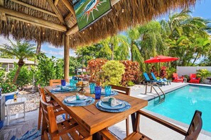 Outdoor dining - Waterfront w/ Htd Pool, Tiki Hut, Billards, & Bar (Boynton Beach)