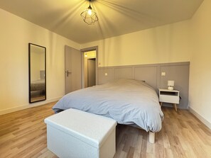 3 soverom, strykejern/-brett, wi-fi (inkludert) og sengetøy