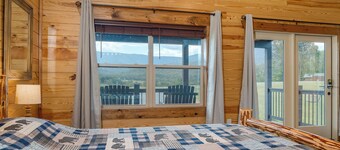  Romantic LURAY Mountain getaway. Secluded Log cabin #1 Hot Tub stone fireplace