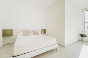 1 bedroom, iron/ironing board, bed sheets