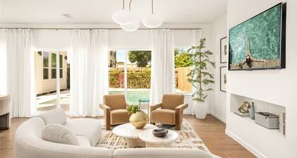 Downtown 7 min, 27 sleeps, Accessible, Gated 2 homes 4 parkings