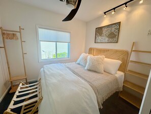 3 bedrooms, iron/ironing board, Internet, bed sheets