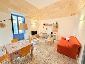 Smart TV, books - Typical old house in the heart of Triggiano (Triggiano)