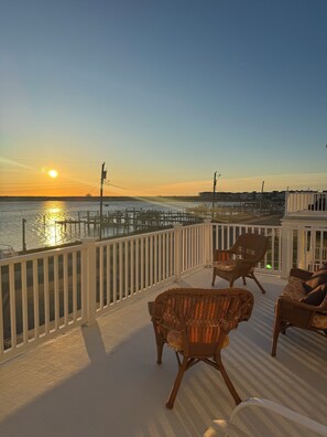 Terrace/patio - Bay front house & boat dock, walk to the beach.  Beautiful sunrise over ocean. (Brigantine)