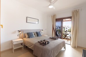 2 bedrooms, iron/ironing board, Internet