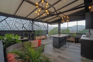 Interior - Luxury Suite - Rooftop, Jacuzzi & Balcony (Medellín)