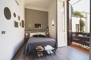 3 bedrooms, in-room safe, desk, iron/ironing board