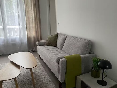 The cosy nest 500m from the station