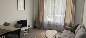 The cosy nest 500m from the station