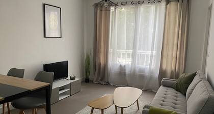 The cosy nest 500m from the station