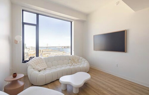 Luxury Penthouse Retreat with Panoramic Bay Views