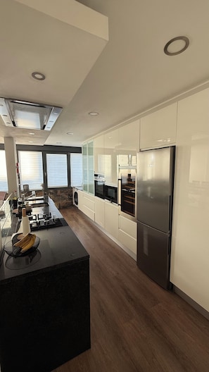 Microwave, oven, stovetop, dishwasher
