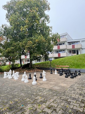 المنطقة المحيطة بالمنشأة