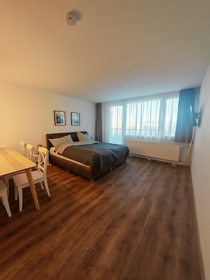 1 habitación, wifi y ropa de cama