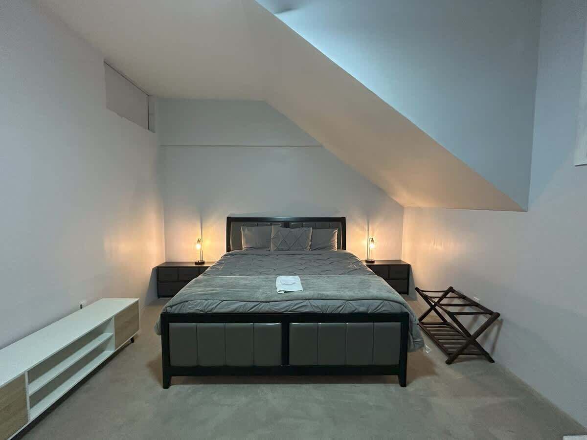 6 bedrooms, iron/ironing board, free WiFi, bed sheets