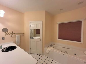 Unclassified image, 4 of 15, button