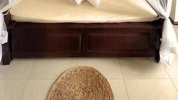 Standard-Doppelzimmer, Balkon, Gartenblick | Laptopgeeigneter Arbeitsplatz, kostenloses WLAN