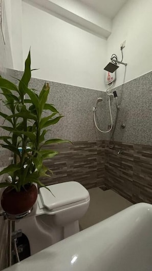 Shower, towels, soap, shampoo - Casa Serendib Weligama (Weligama)