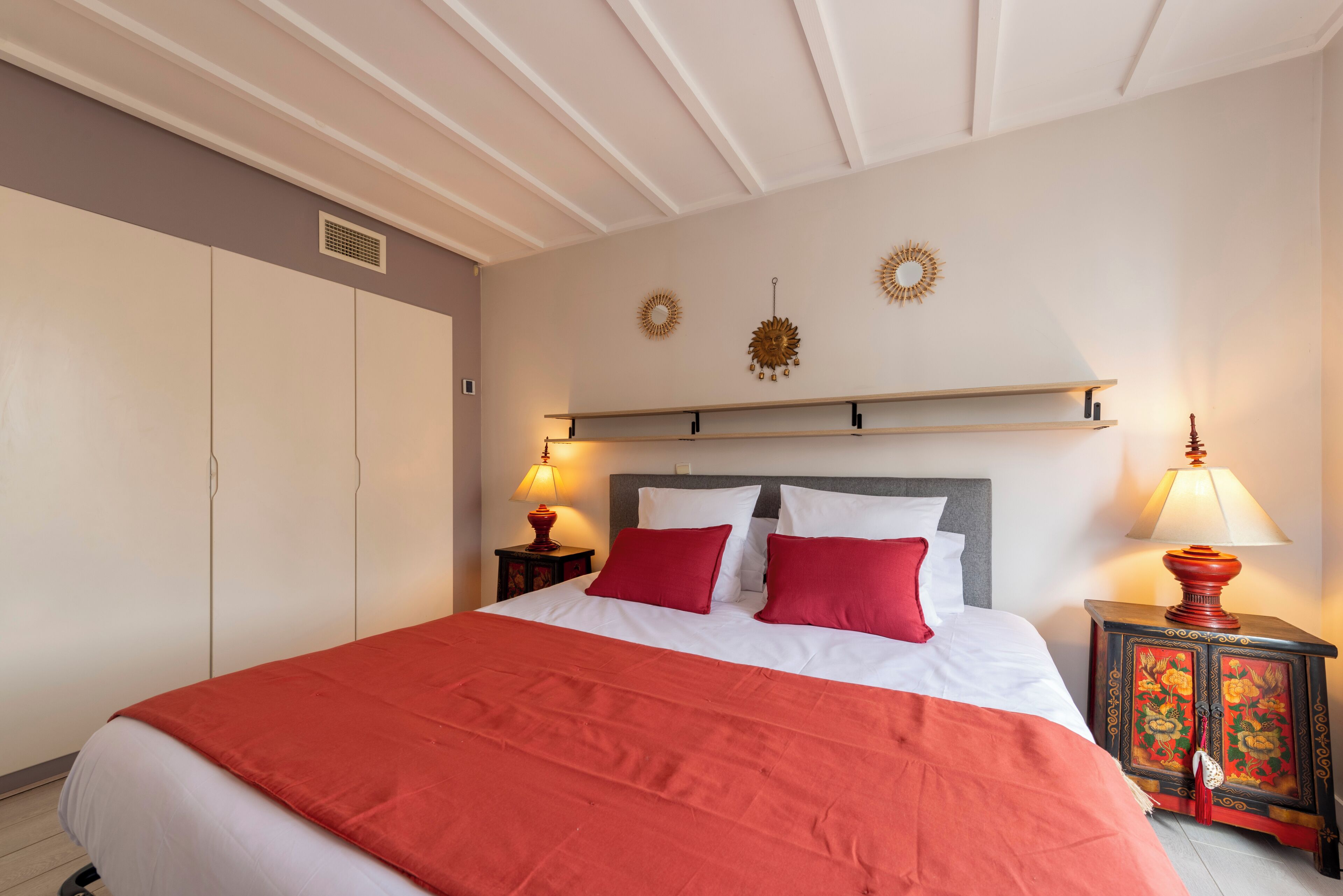 4 chambres, fer et planche à repasser, Wi-Fi, draps fournis