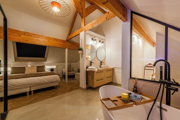 4 Schlafzimmer, Bügeleisen/Bügelbrett, WLAN, Bettwäsche