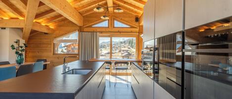 Cookware/dishes/utensils